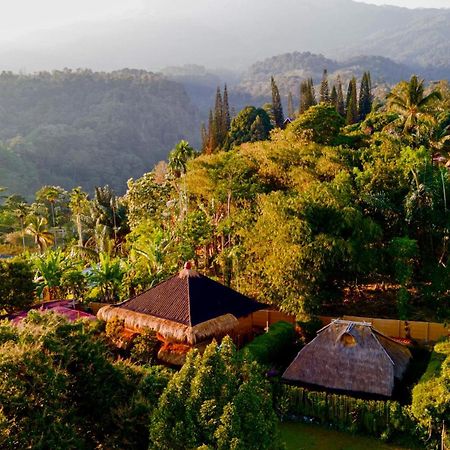 Отель Rinjani Lighthouse Сенару Экстерьер фото